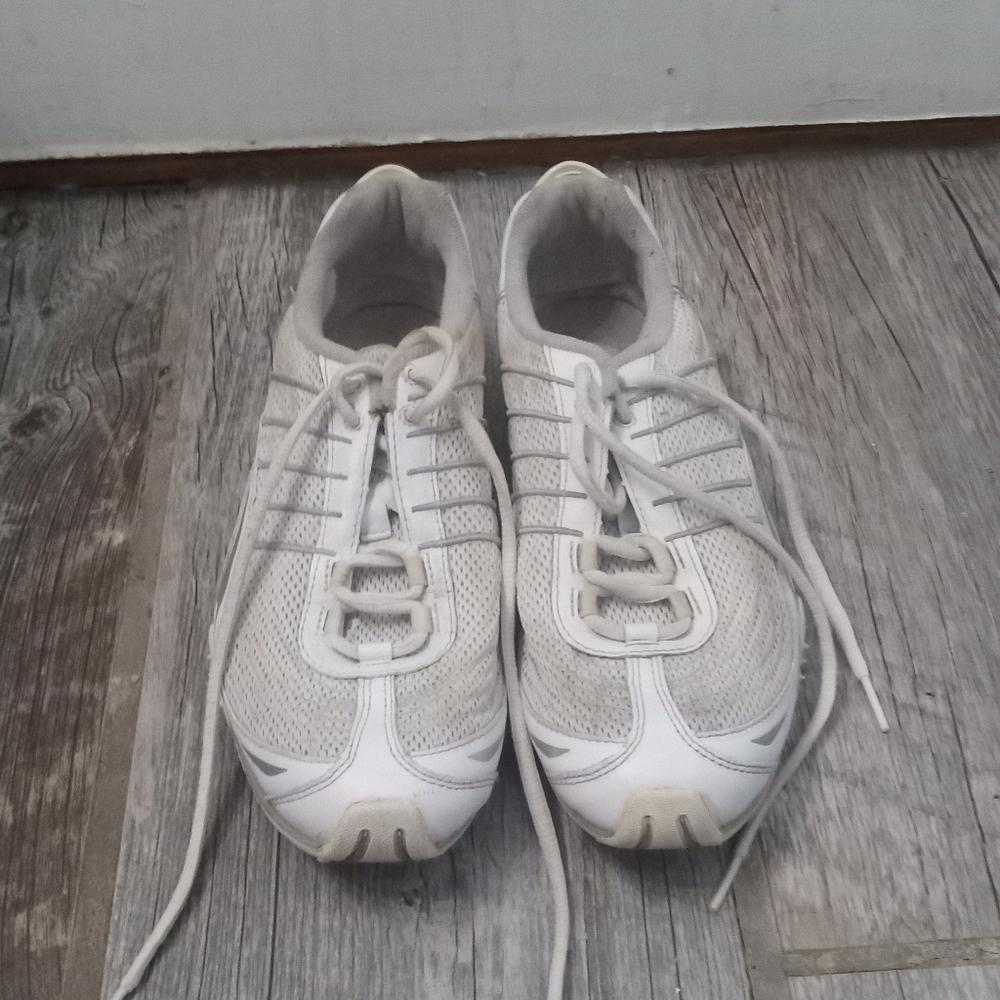K-Swiss Women's White Sneakers Size 9